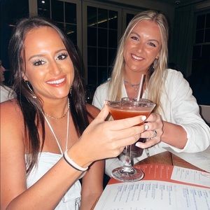 Meet your Posher, Ansley